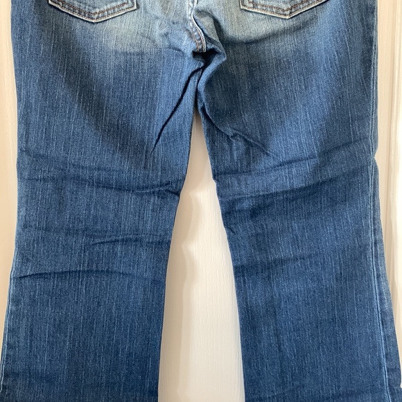 GAP Long and Lean Bootcut Jeans Size 4P - Picture 12 of 16
